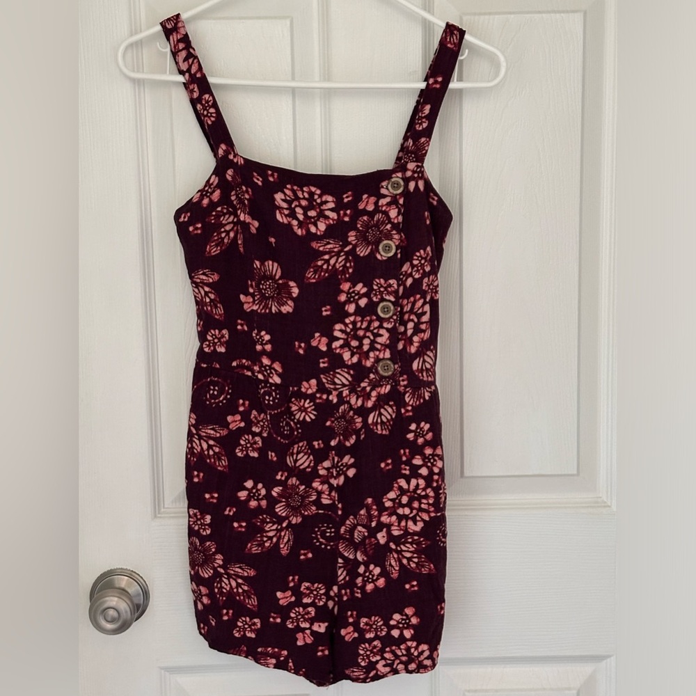 Aeropostale romper shortall  Sz small (fits like an xs)